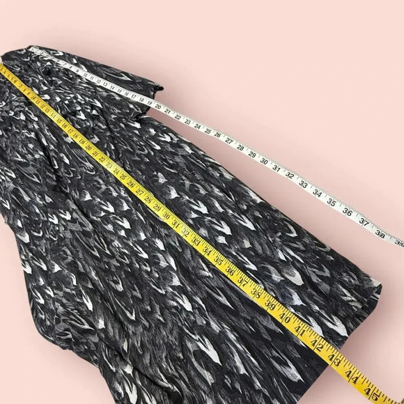 Talbots V Neck Stretchy Knit Faux Wrap Sheath Dress Ruched Size M Abstract Gray - Picture 15 of 16